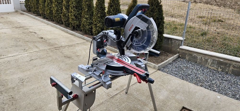 Bosch GCM 12 GDL i GTA 2600 - piła ukośnica że stołem