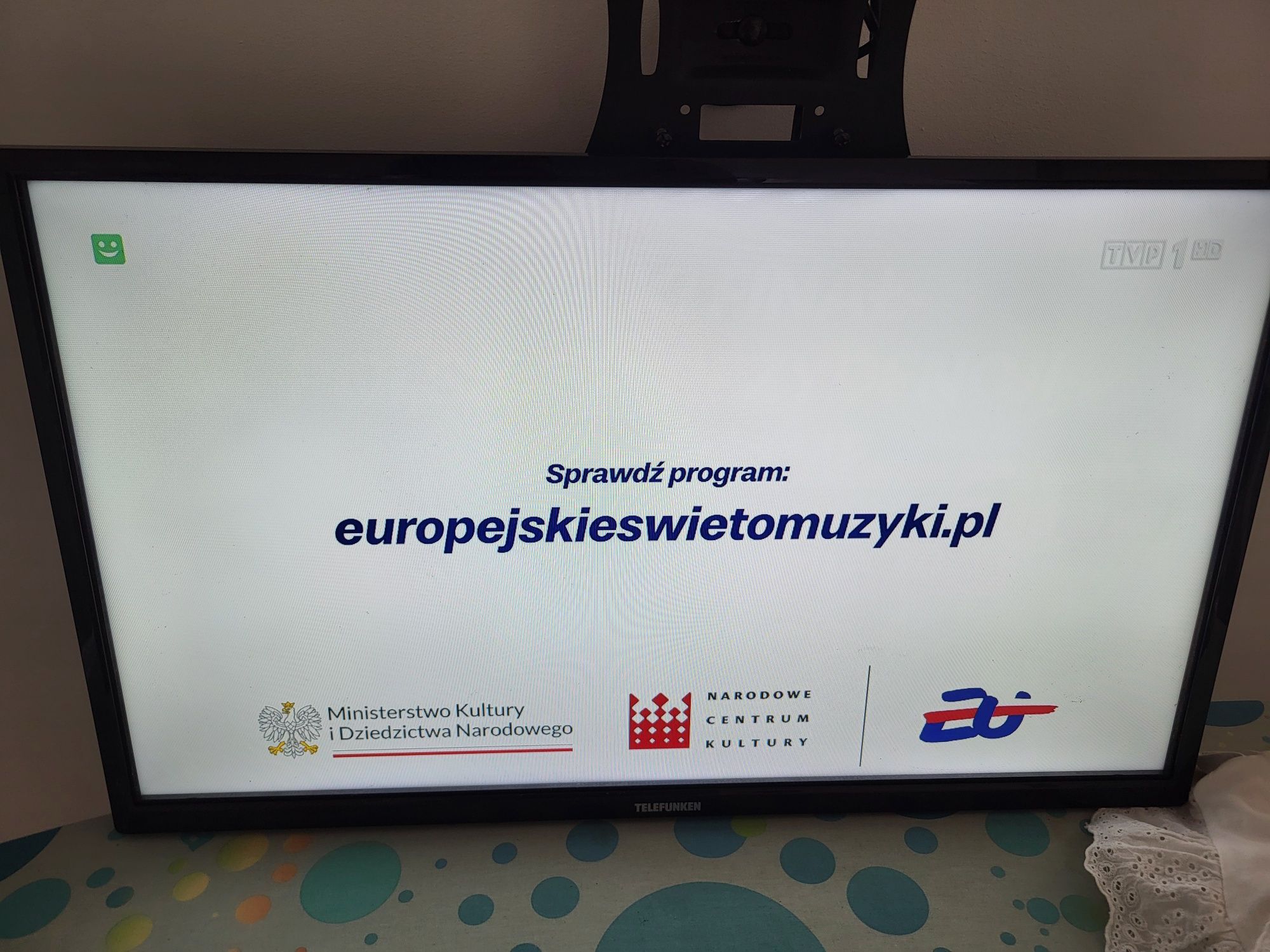 Telewizor 32 cale telefunken z pilotem i dekoderem dvb t