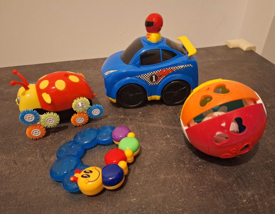 Zabawki dla malucha samochodzik, biedronka, grzechotka