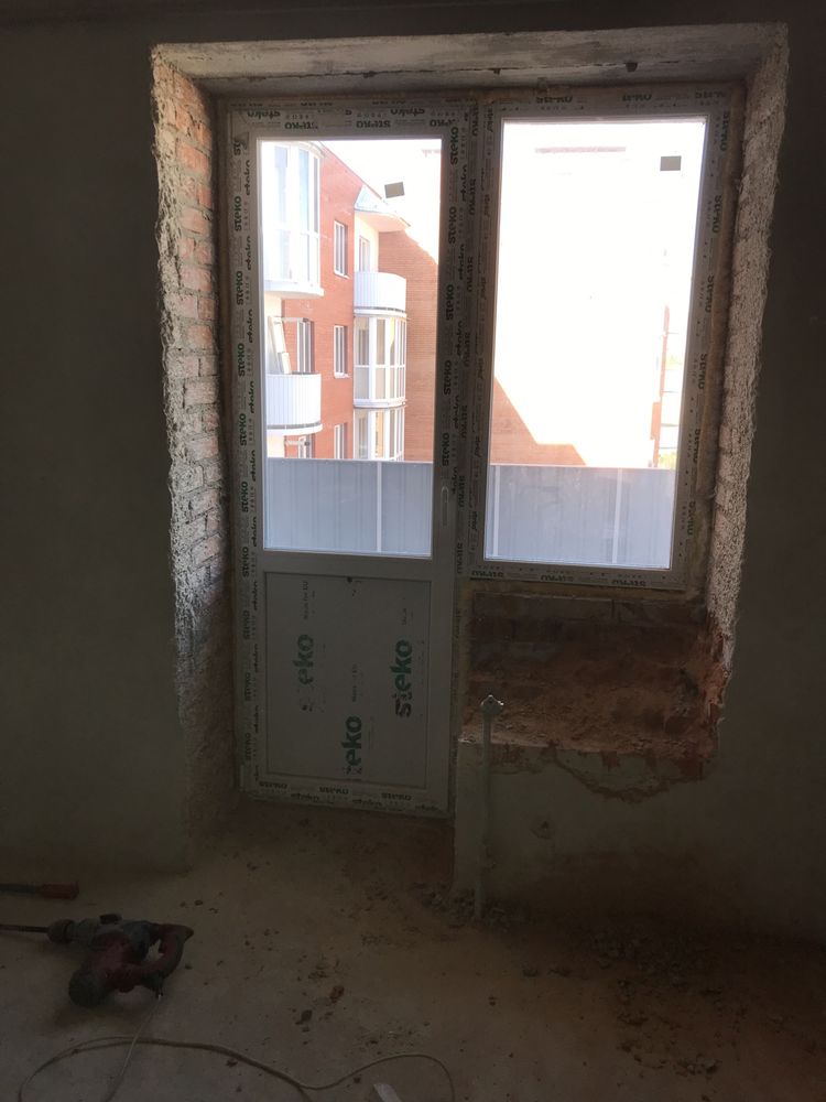 Продам балконне вікно