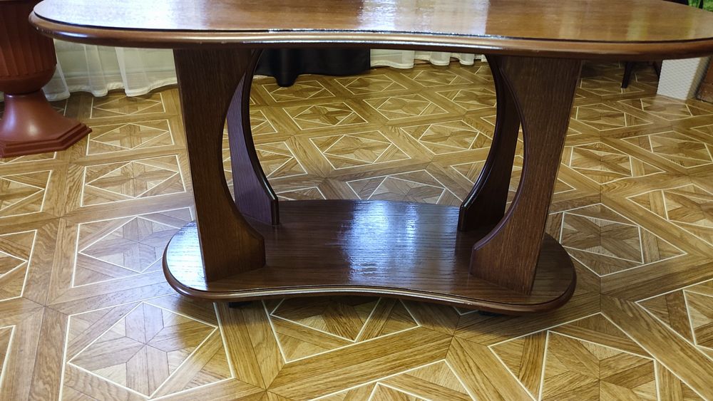 Продам столик журнальний