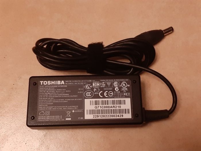 Carregador Original Toshiba 19V 1,58A 30W
