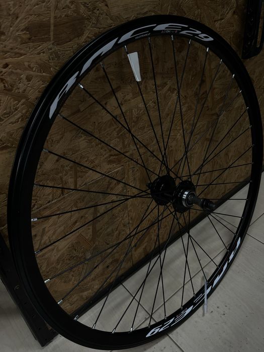 Колесо заднє 29" під тріщотку на промпідшипниках дискові гальма