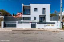 Excelente Moradia Independente Moderna T4 Bairro Trigache Norte