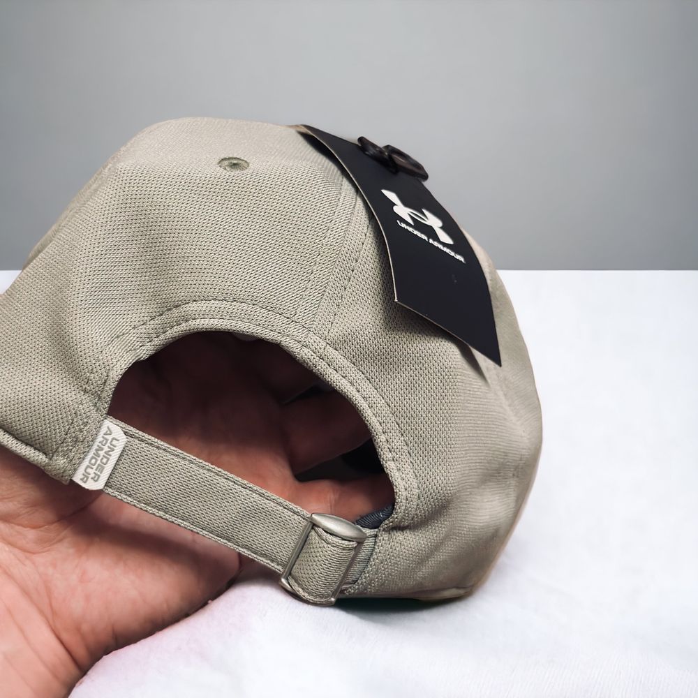 Кепка UNDER ARMOUR Blitzing Cap бейсболка