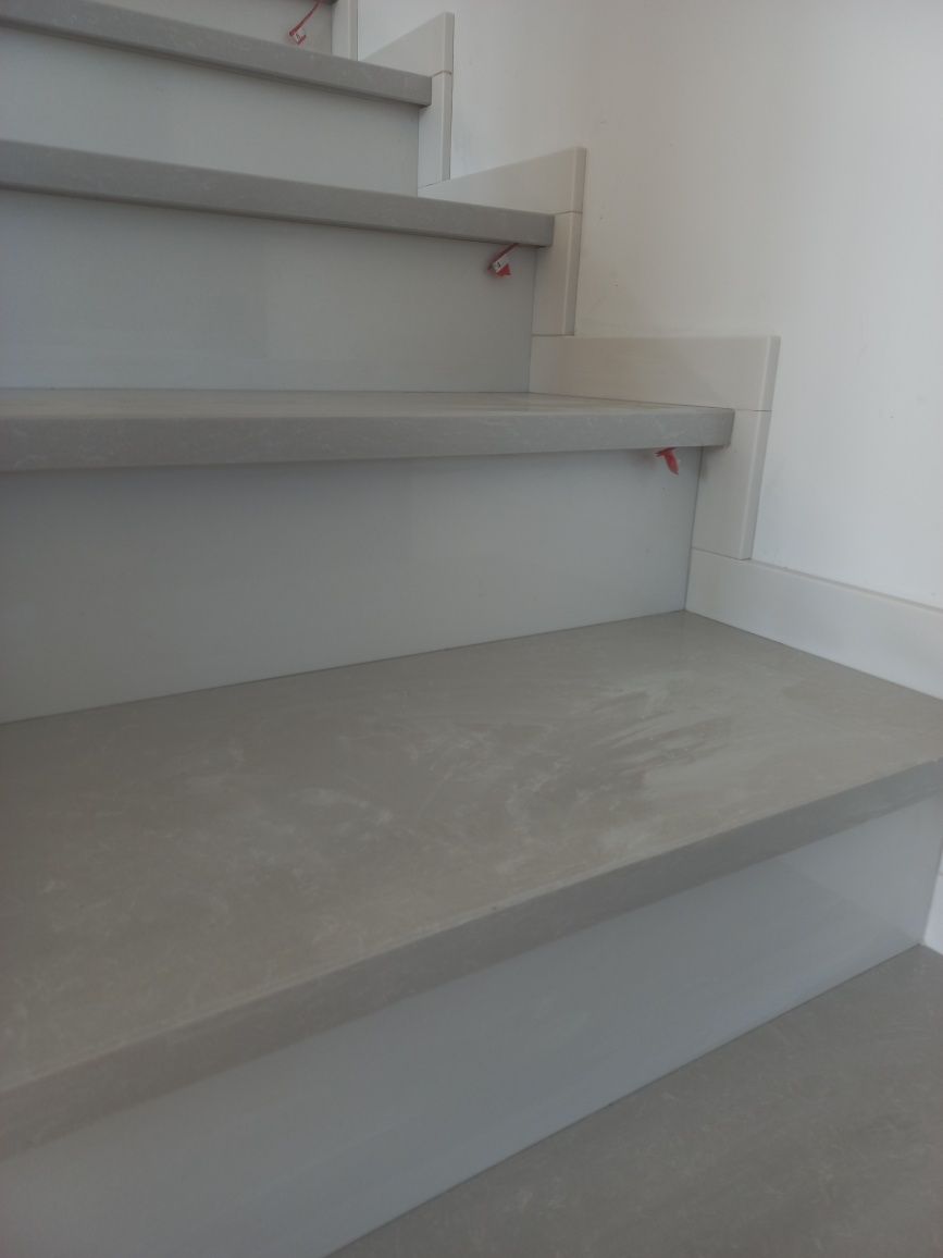 Parapety schody z kamienia zewnętrzne wewnętrzne