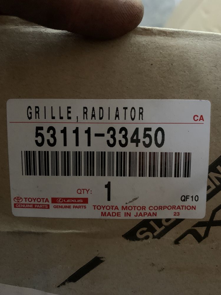 5311133450 Toyota решетка радиатора