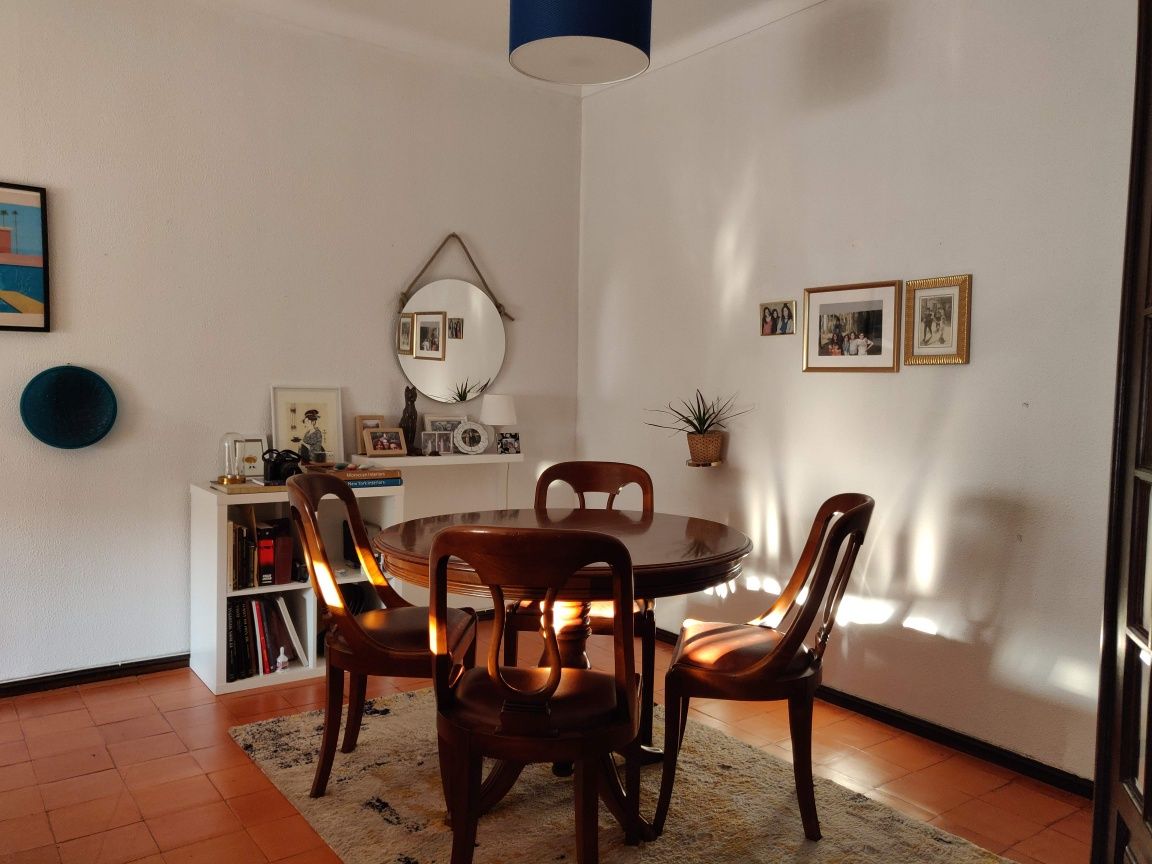 Mesa Sala Jantar redonda c/ cadeiras