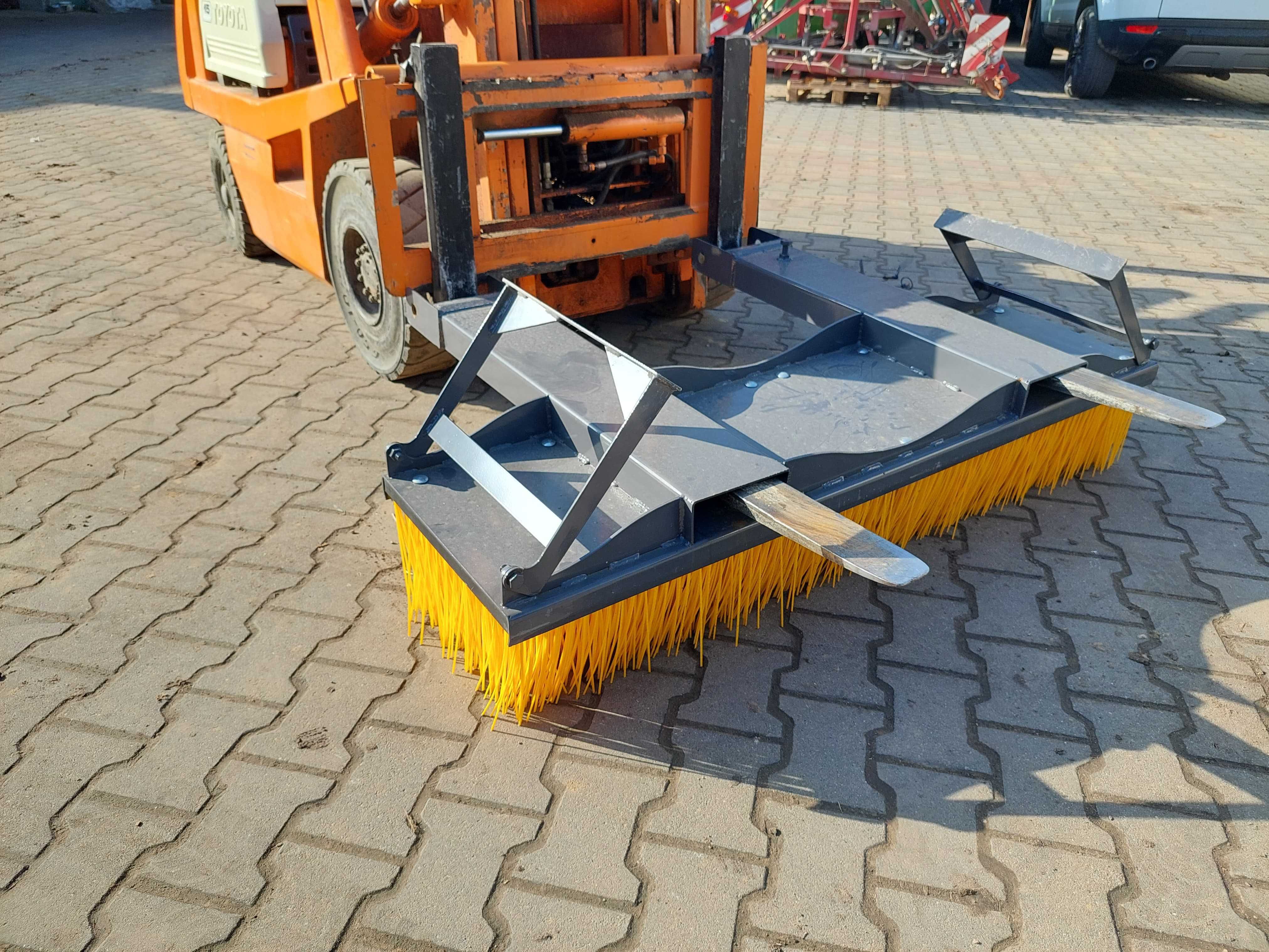 Szczotka na wózek widłowy widły Zamiatarka 1,5 - 3m Transport PL
