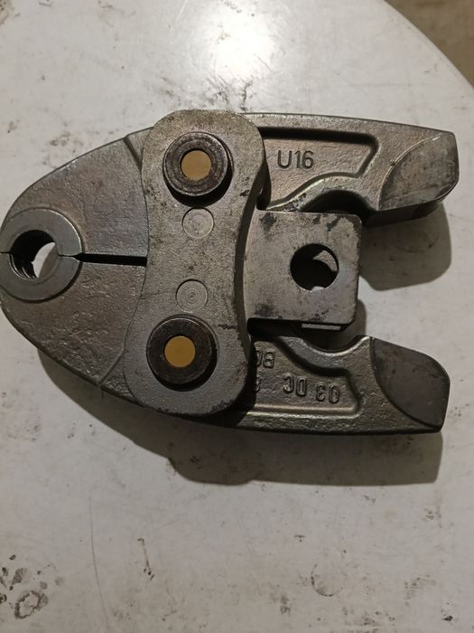 Szczęka uponor u16