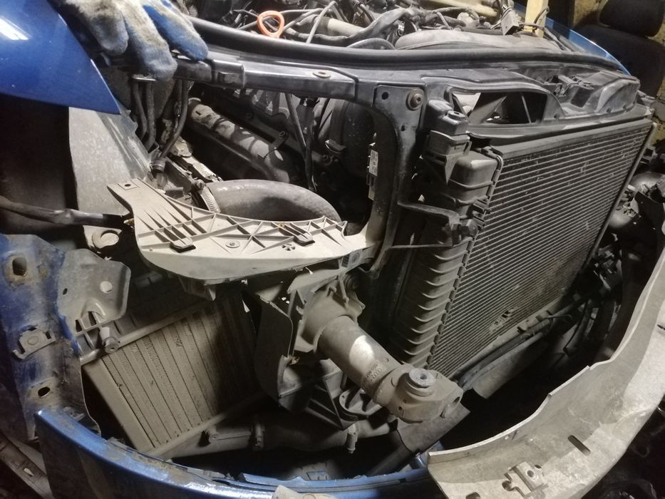 Продам кронштейны бампера клыки на ауди а6с5 и а4б6