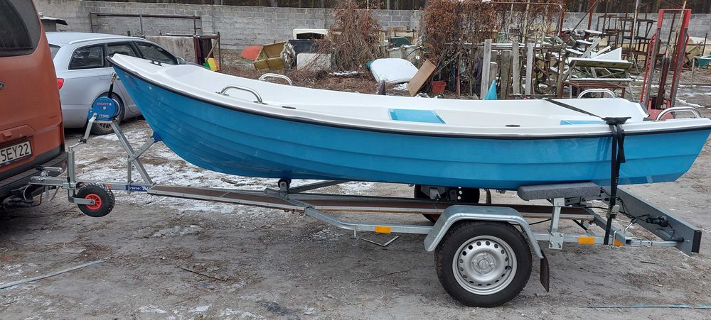 Łódka wiosłowa, lódź Emi 390