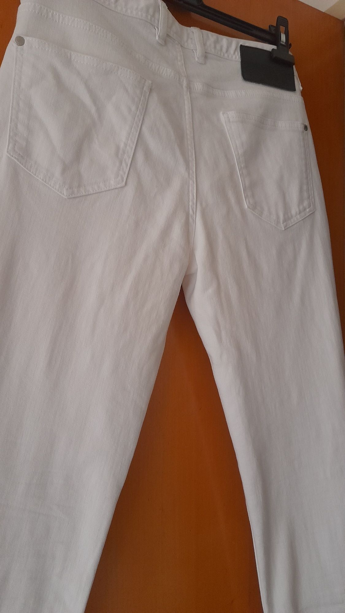 Calças originais Zara cor branco tamanho 42 - Semi-Nova