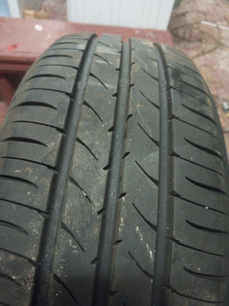 Продам летнюю резину Toyo на дисках 195*65, r15 , могу привезти
