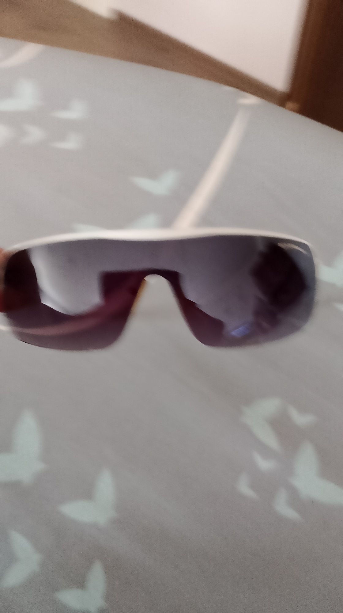 Okulary przeciwsłoneczne Giorgio Armani uszkodzone