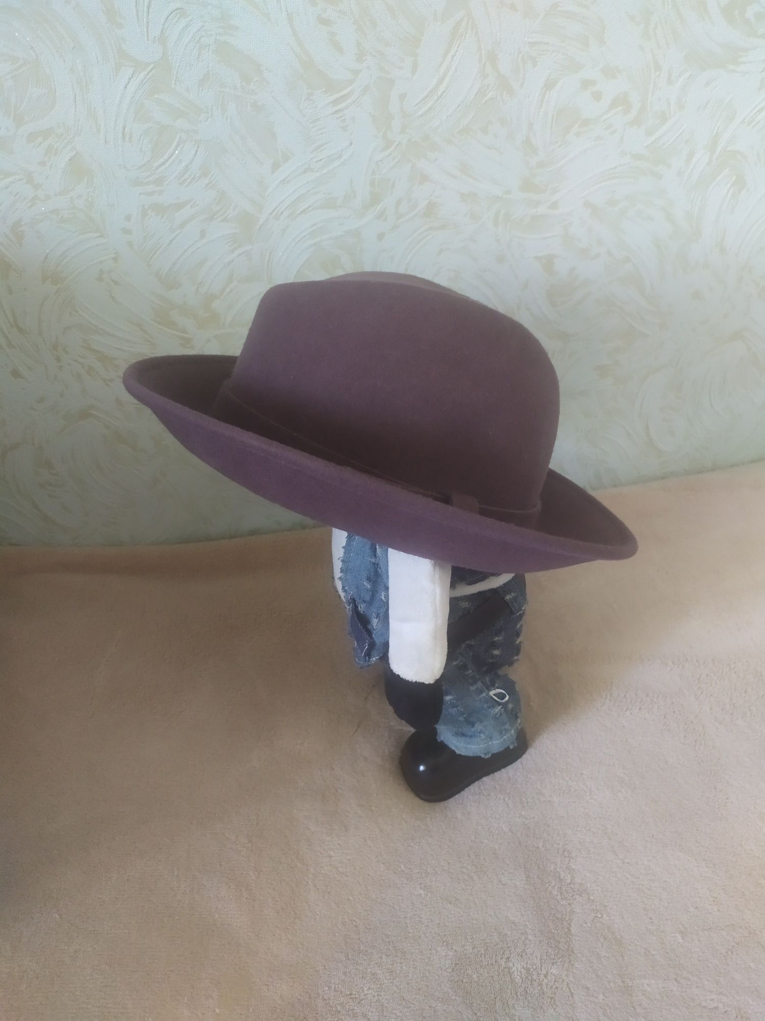 Фетровая, соломенная и камуфляжная шляпы