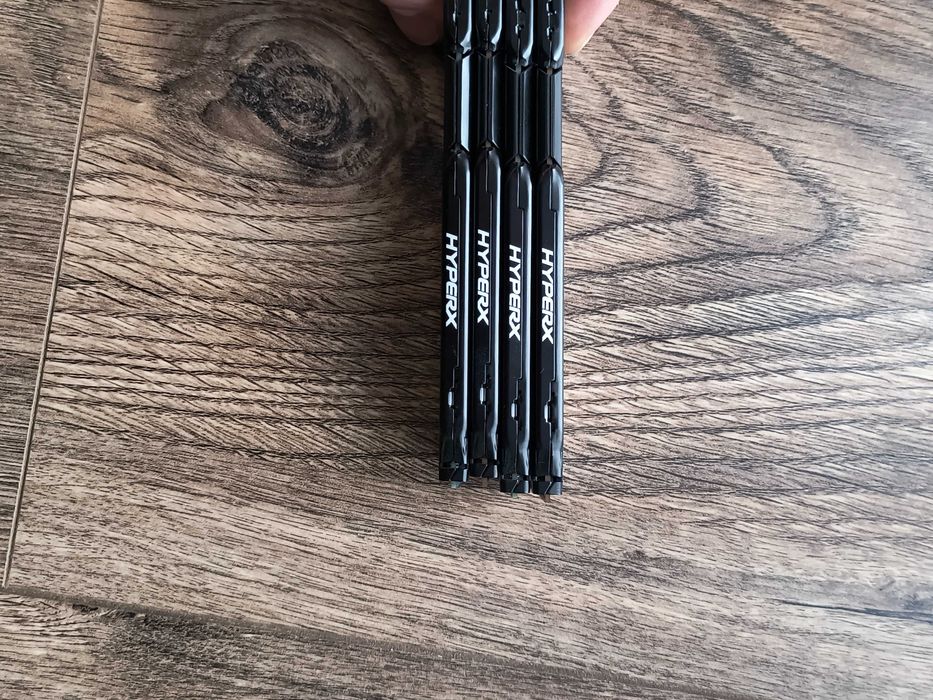 Kości ram ddr3 hynix 2x8gb + 2x4GB 1600mhz z radiatorami