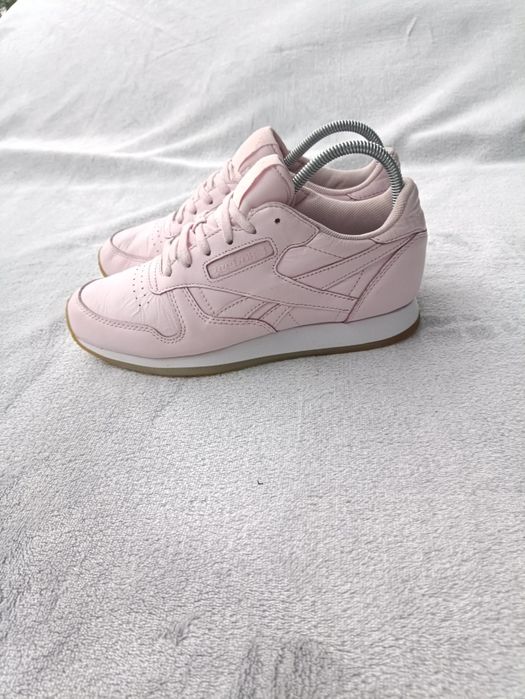 Жіночі кросівки шкіра Reebok р36