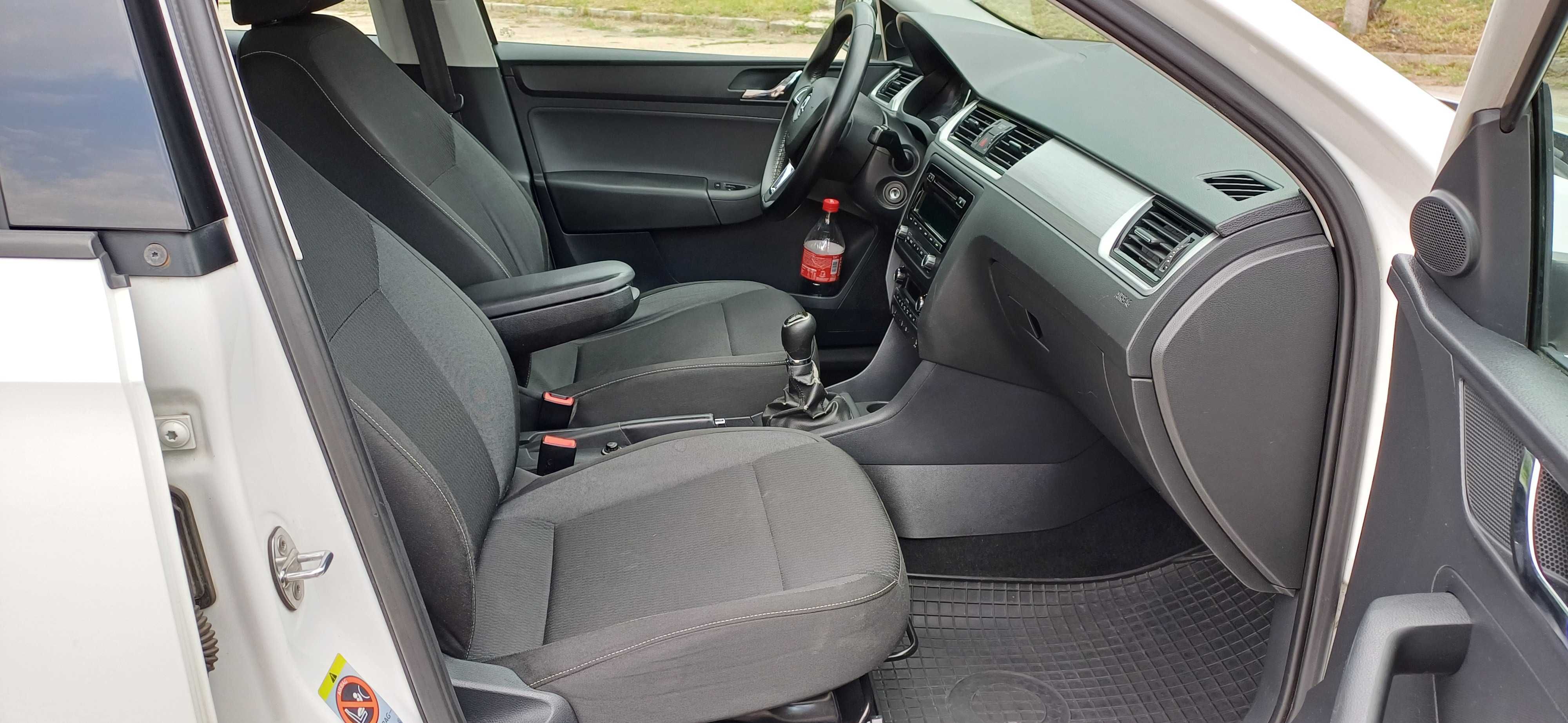 Офіційна Skoda Rapid 1.6 МРІ ГАЗ-Бензин 2013 року