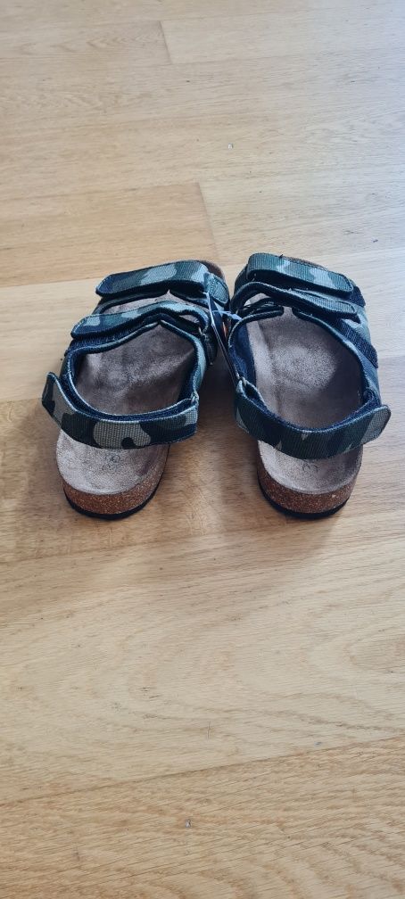 Sandały chłopięce r.38 Reserved nowe