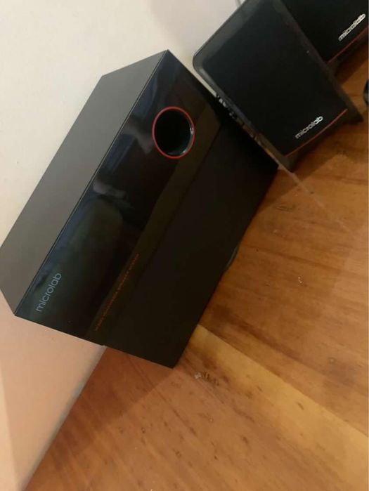 Колонки з басом