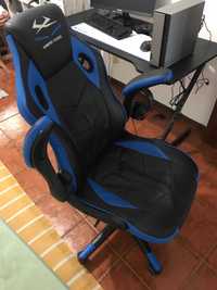 OPORTUNIDADE!!! Mesa e Cadeira Gamer