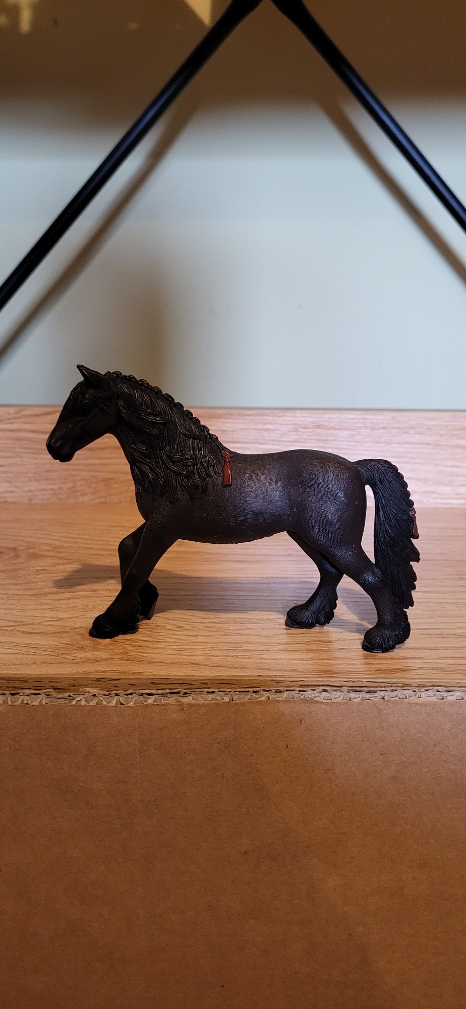 Schleich koń fryzyjski klacz figurka modrl wycofany z 2013 r.