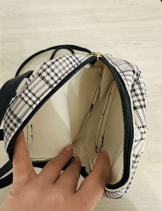 Plecaczek dla dziecka biało czarny