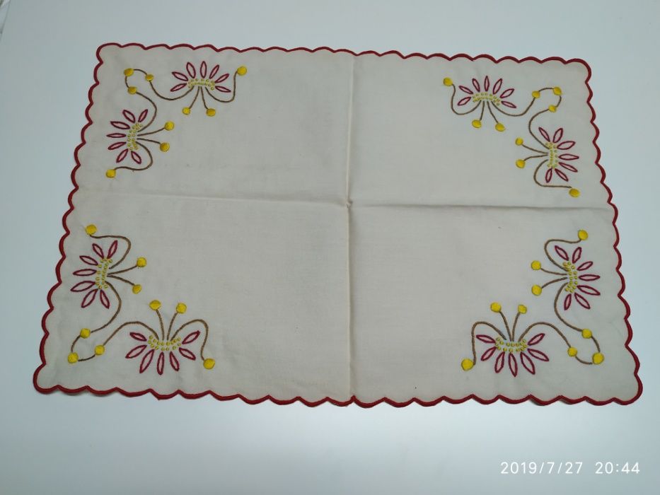 Portes incluídos-Naperons/Bases de copos e Pano tab. bordado Madeira