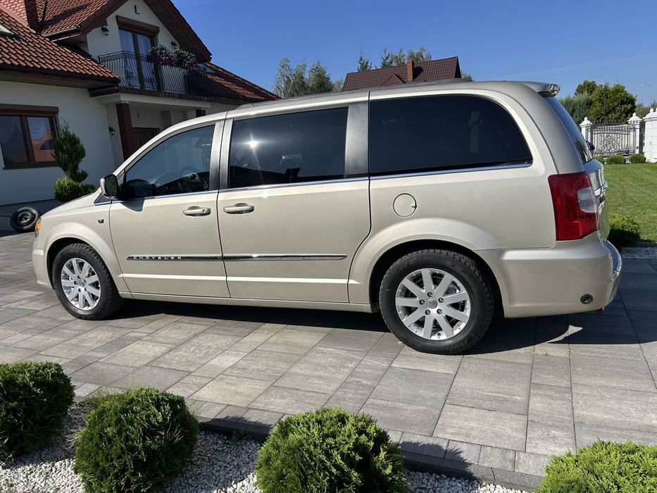 Chrysler Town&Country. 3.6 b+g