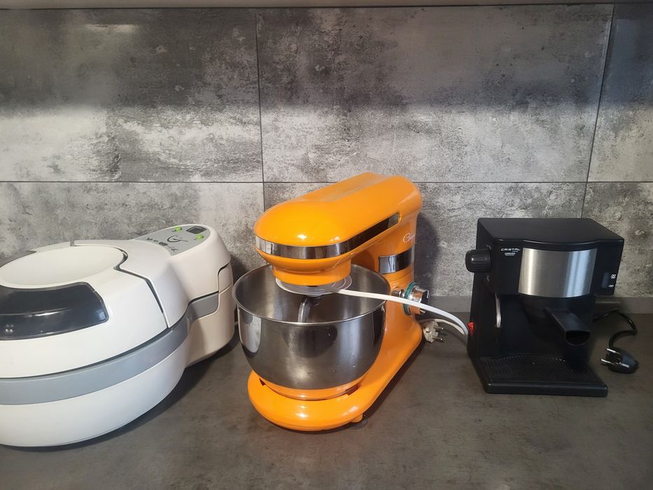 Zestaw AGD frytkownica beztłuszczowa Tefal ActiFry robot suszarka eksp