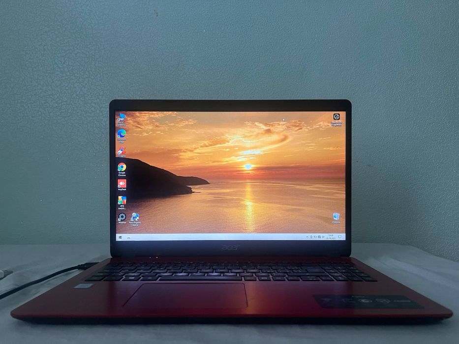 Красный  Acer Aspire A315 из Праги