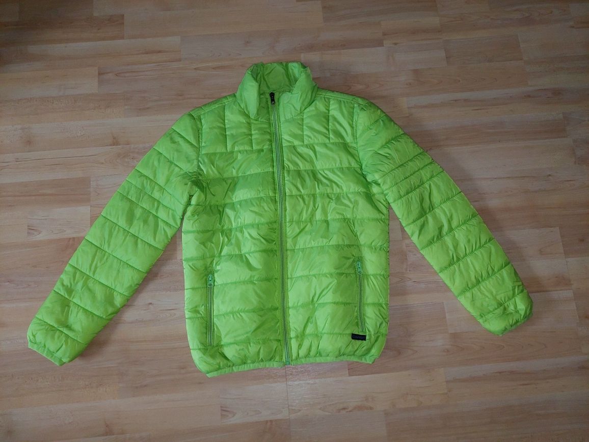 Zielona pikowana kurtka chlopięca bardzo leciutka i wygodna jak nowa