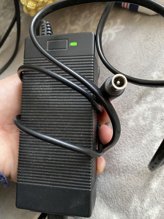 Ładowarka do Hulajnogi 42v 2.0A