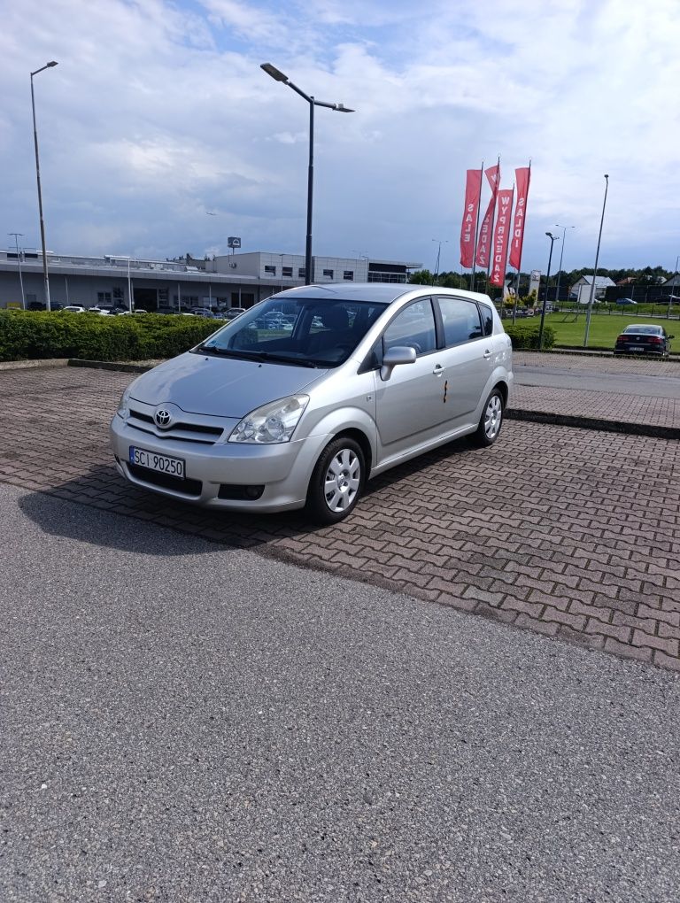 Sprzedam Toyotę Verso automatyczną 1.8 benzyna 7 miejsc