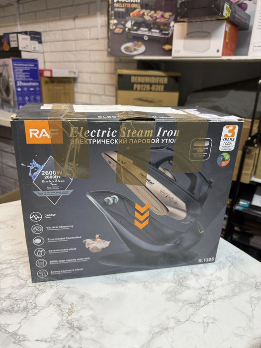 Паровой утюг с подставкой R.1305 комбинированный RAF