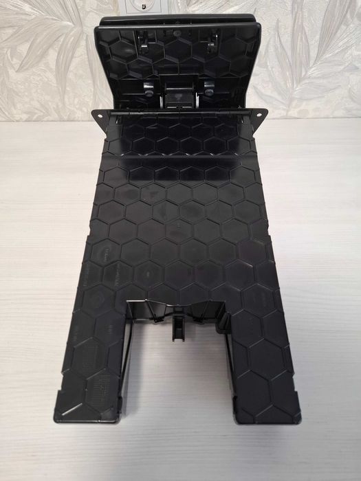 Планшетка \ Ящик для зберігання документів Renault Master