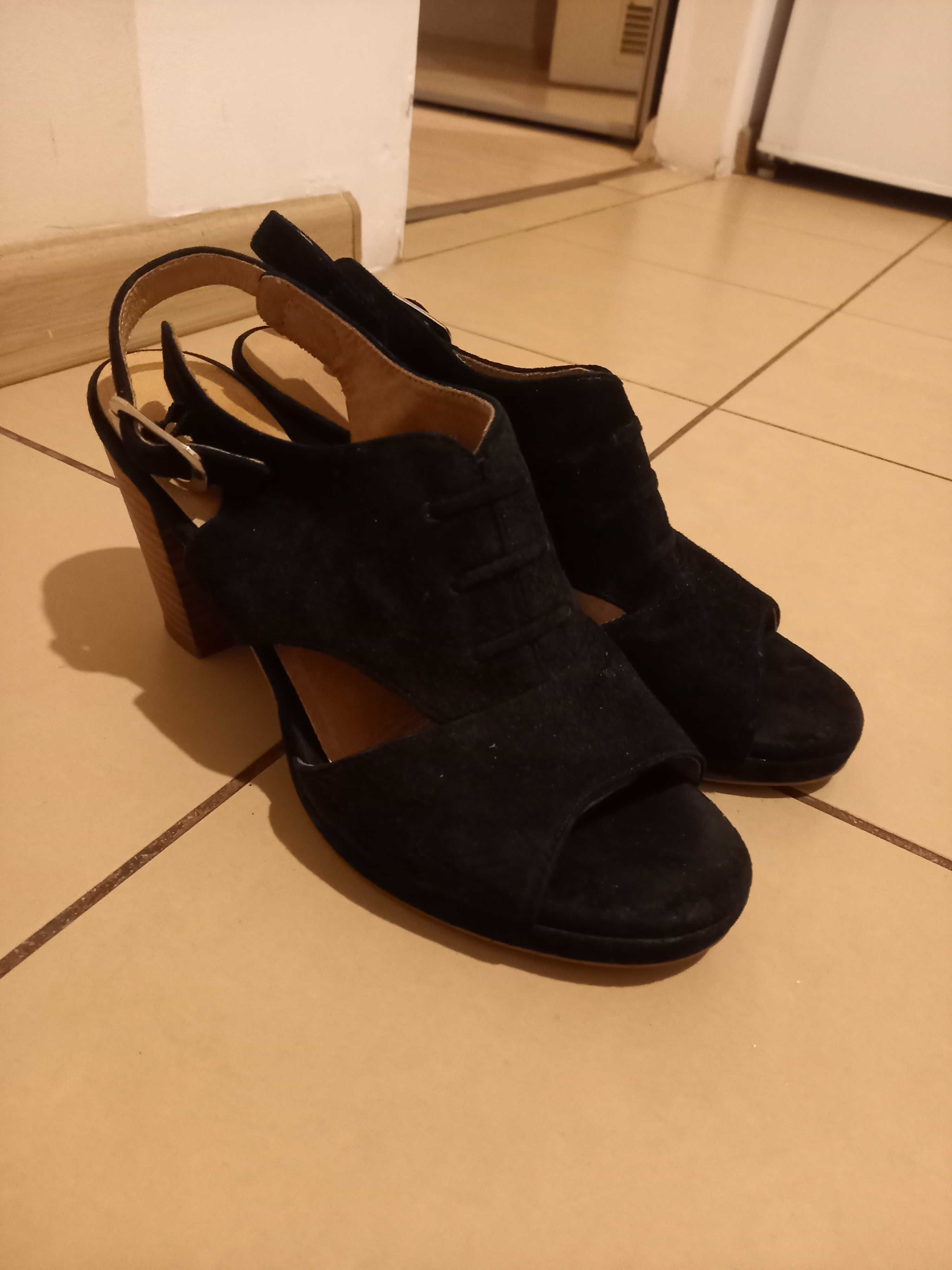 Buty damskie na słupku 38