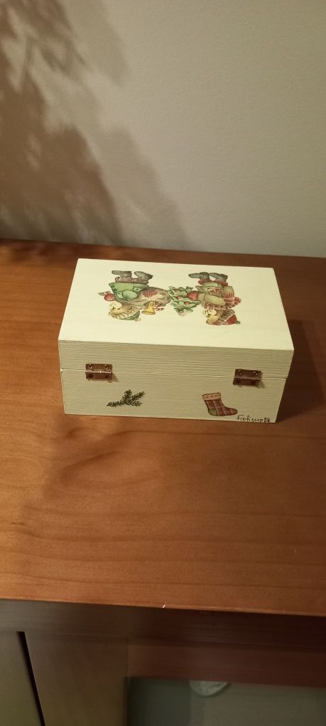Caixa em madeira com motivos de Natal