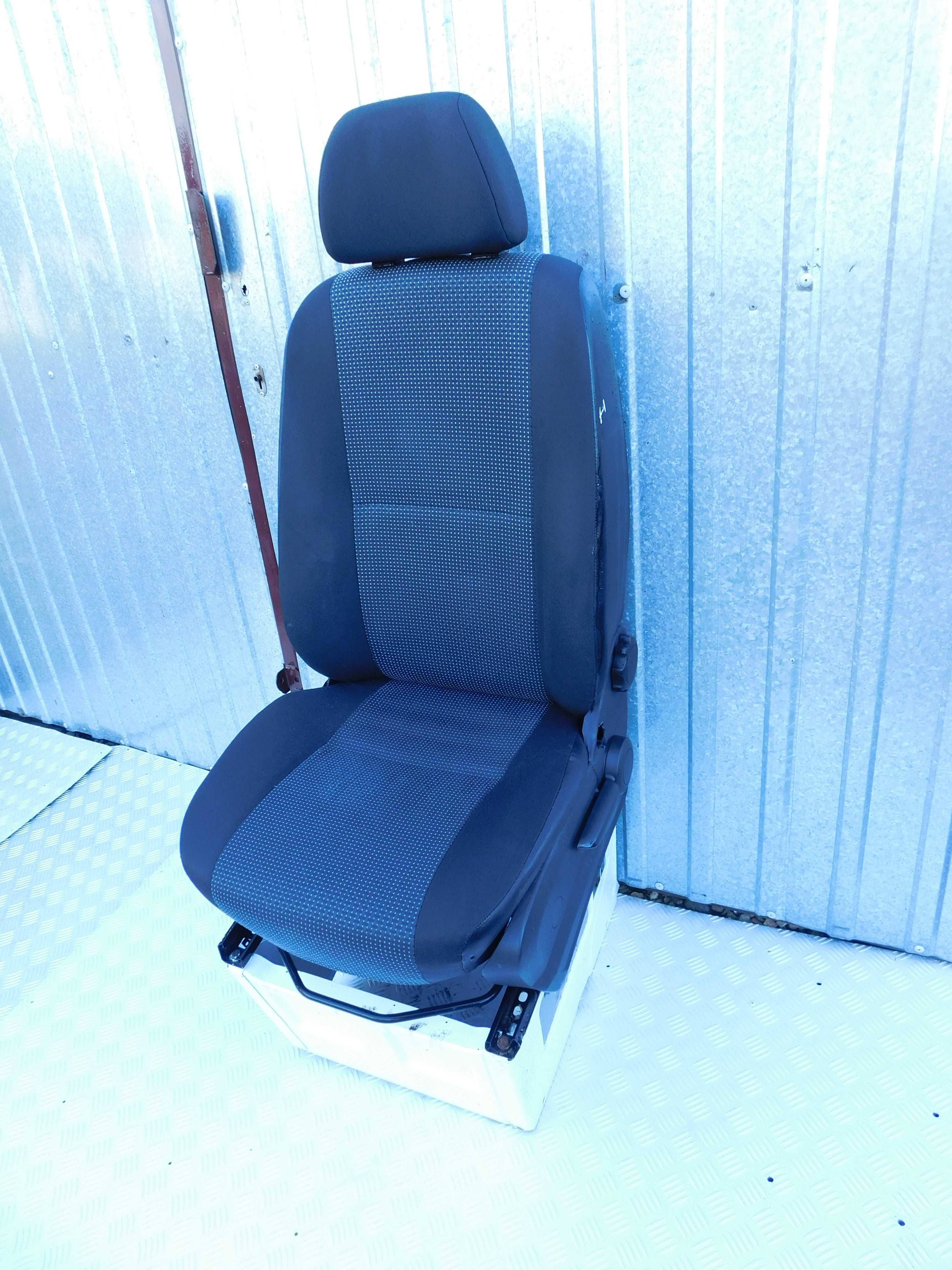 Mercedes Sprinter 906 VW Crafter kompletny fotel kierowcy z podstawą
