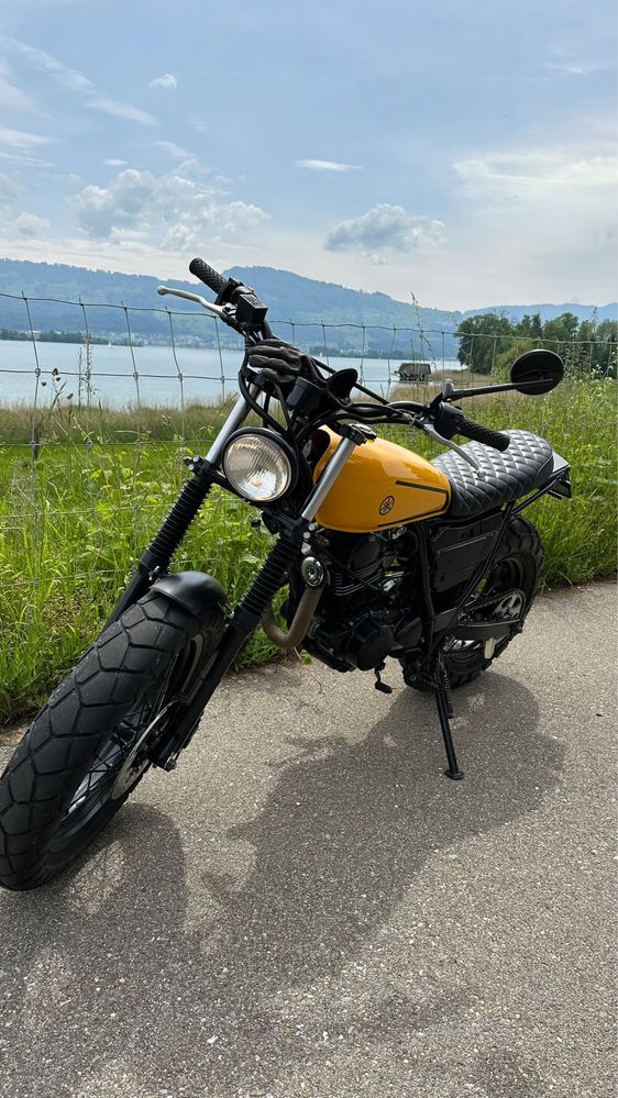 Yamaha TW 125 transformada cafe recer