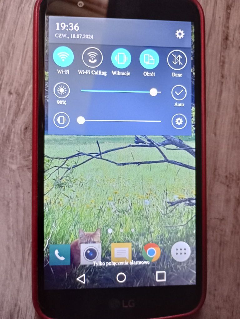 Smartfon LG K10 czerwone etui