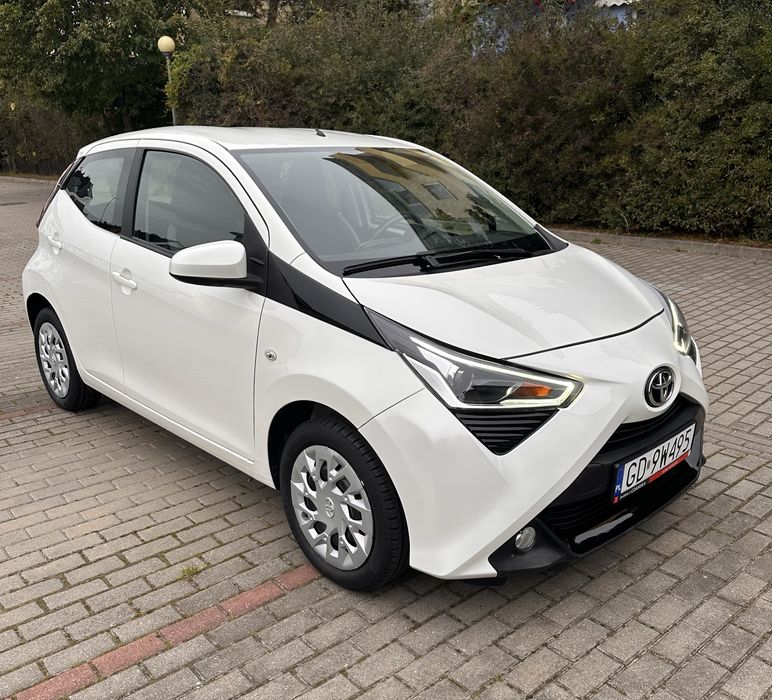 TOYOTA AYGO X-PLAY CARPlayApple Android automat kamera 2018 super stan