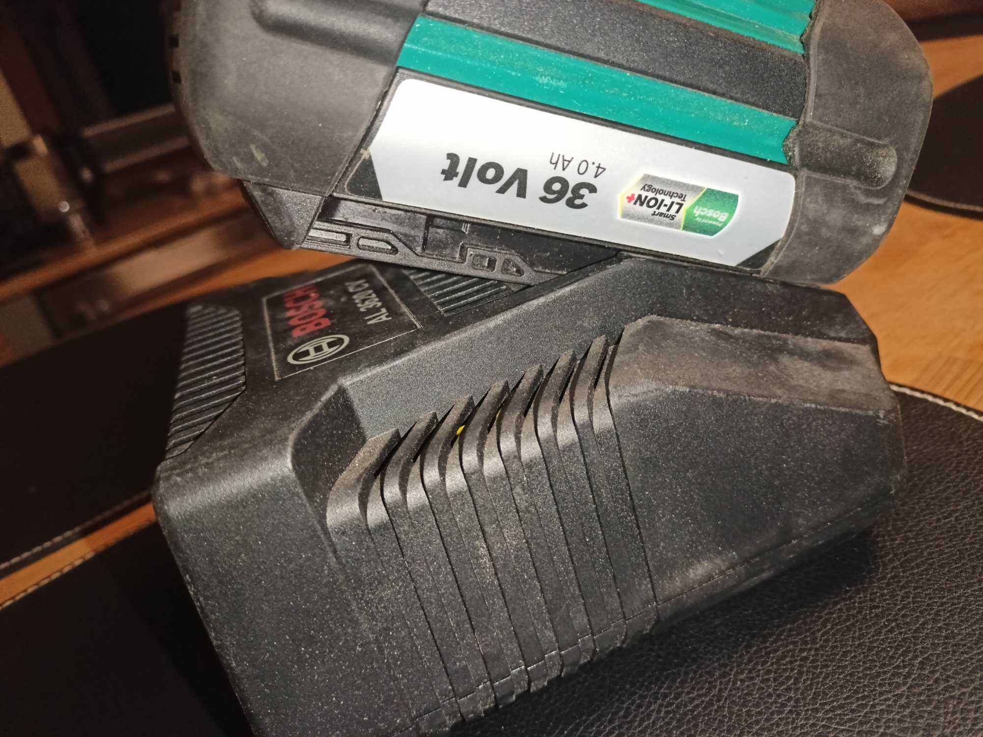 Bosch ładowarka  10.8-36 volt