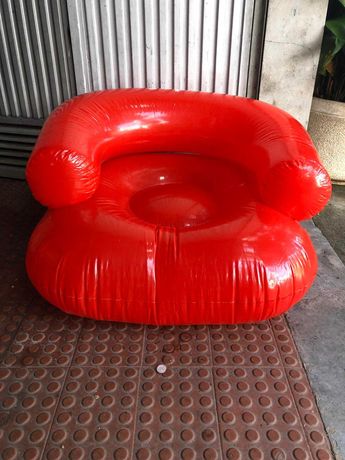 Insuflavel sofá vermelho - Vodafone