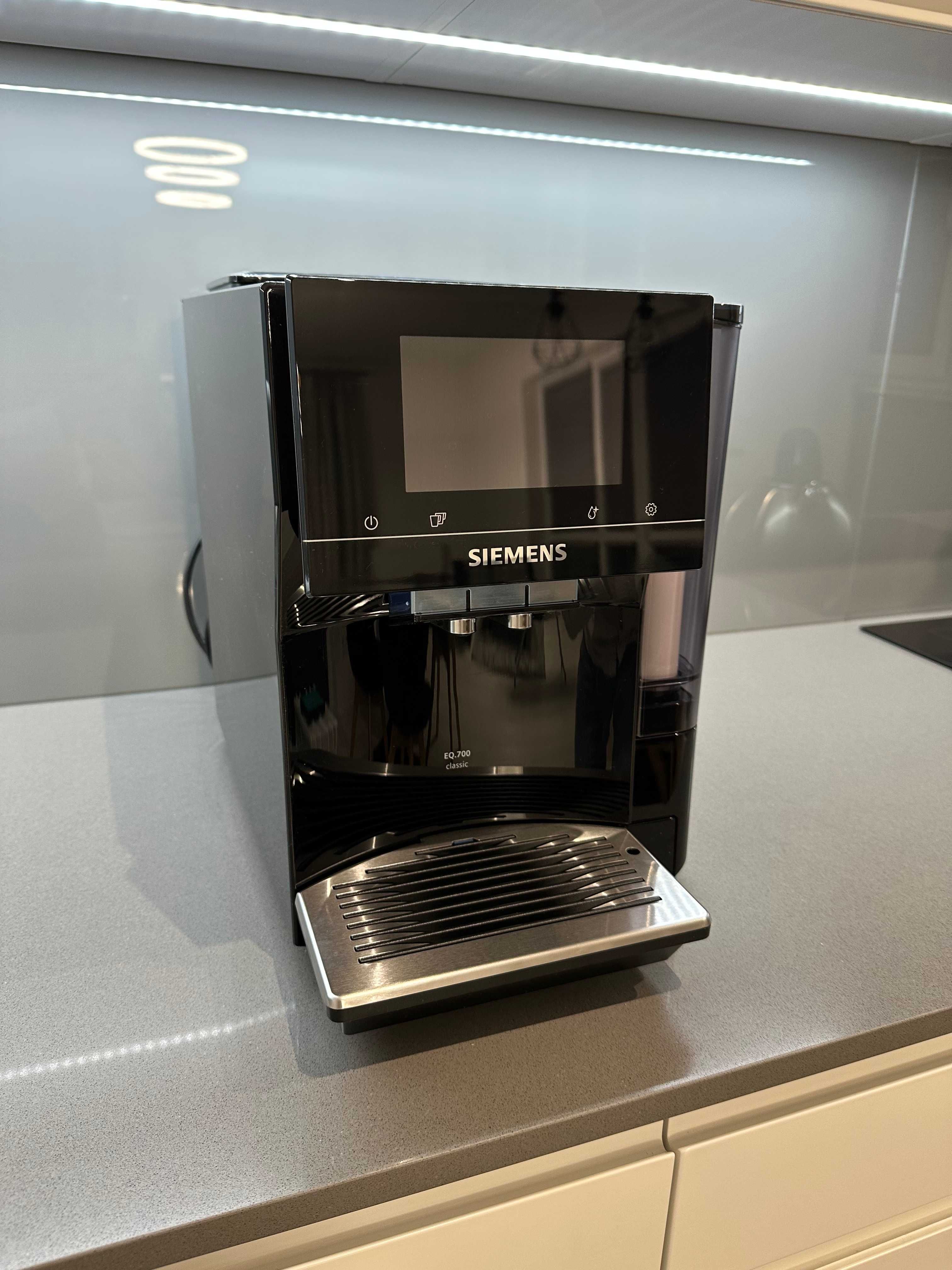 Ekspres SIEMENS EQ700 TP713R19 Czarny (Cold Brew) - NOWY !!!