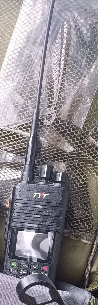 Двохдіапазонна аналогова рація TYT TH-UV8200