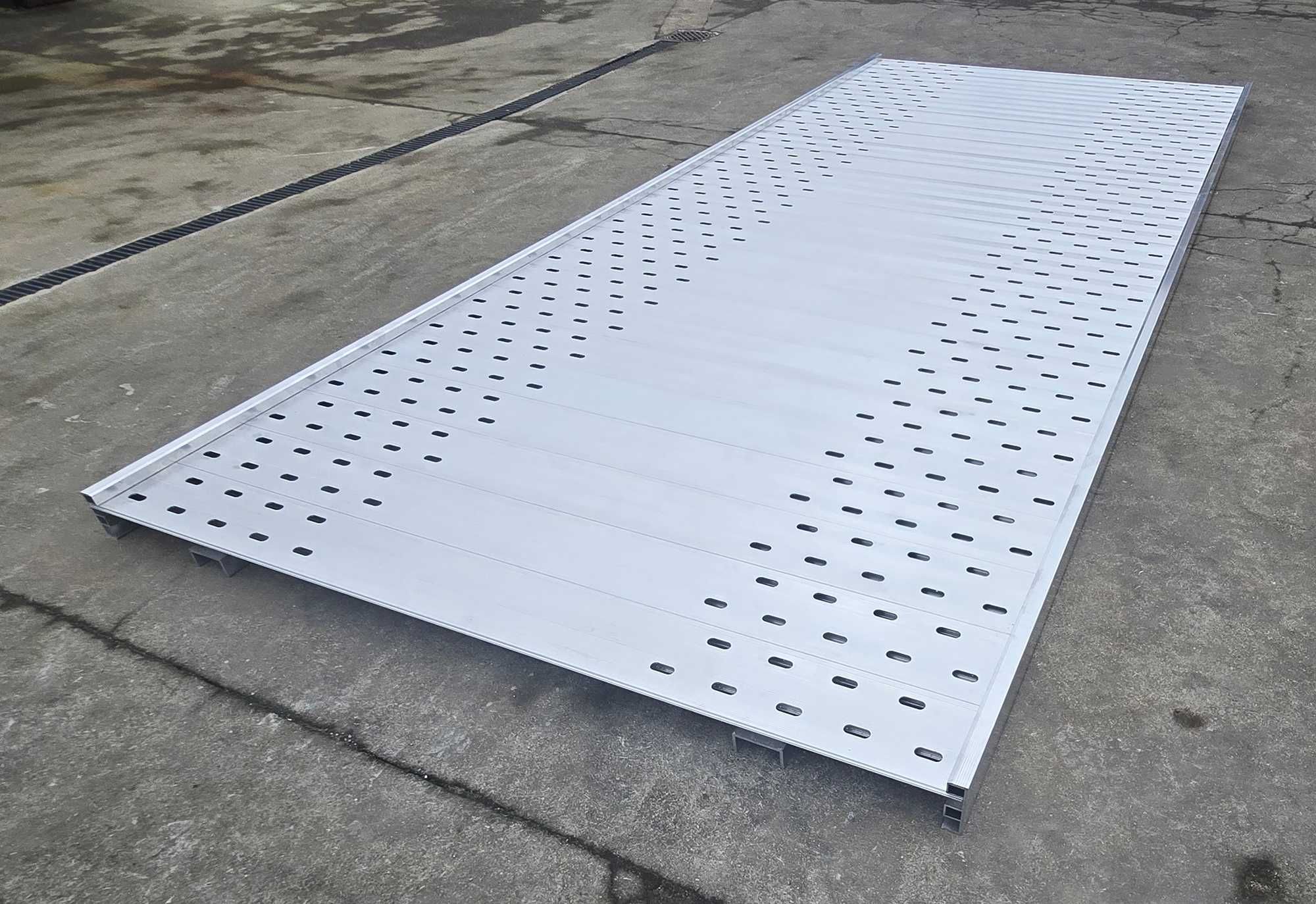 Platforma ALU 4700x2100mm deski + obrzeże Laweta Najazd Cert. VDI 2700