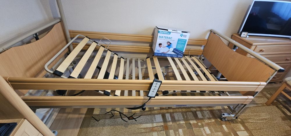 Łóżko rehabilitacyjne Luna Basic 2 firmy Vermeiren w stanie idealnym