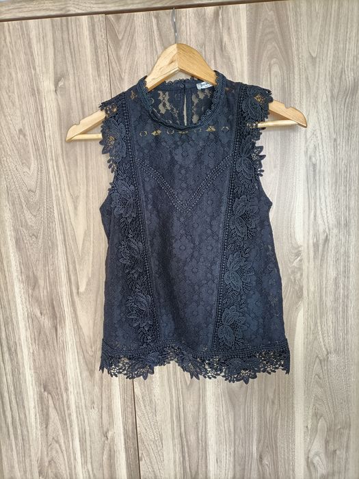 Czarna bluzka bez rękawów na ramiączka M/38 Stradivarius